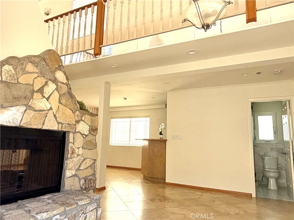 425 S Catalina Avenue 4 Property Photo 11