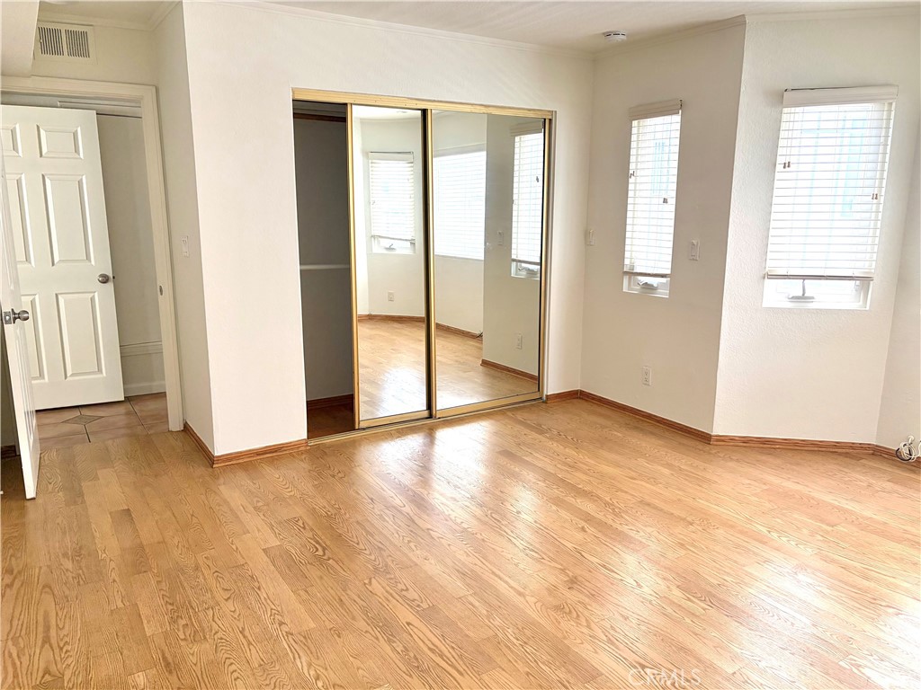 425 S Catalina Avenue 4 Property Photo 19