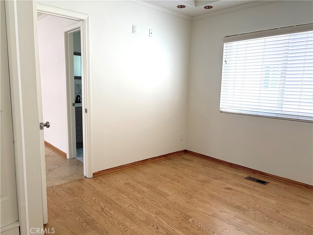 425 S Catalina Avenue 4 Property Photo 21