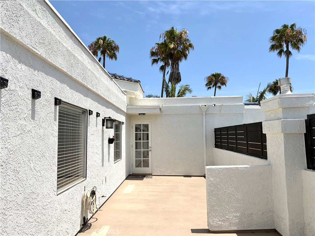 425 S Catalina Avenue 4 Property Photo 22