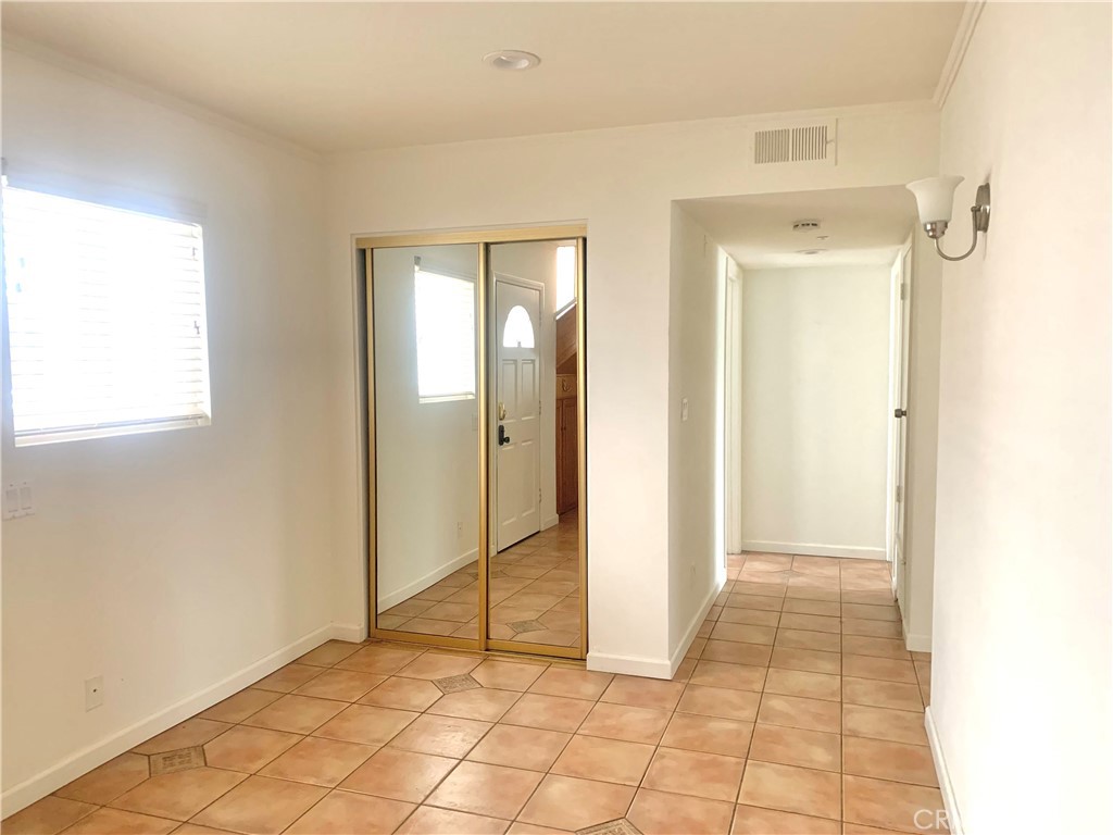 425 S Catalina Avenue 4 Property Photo 25