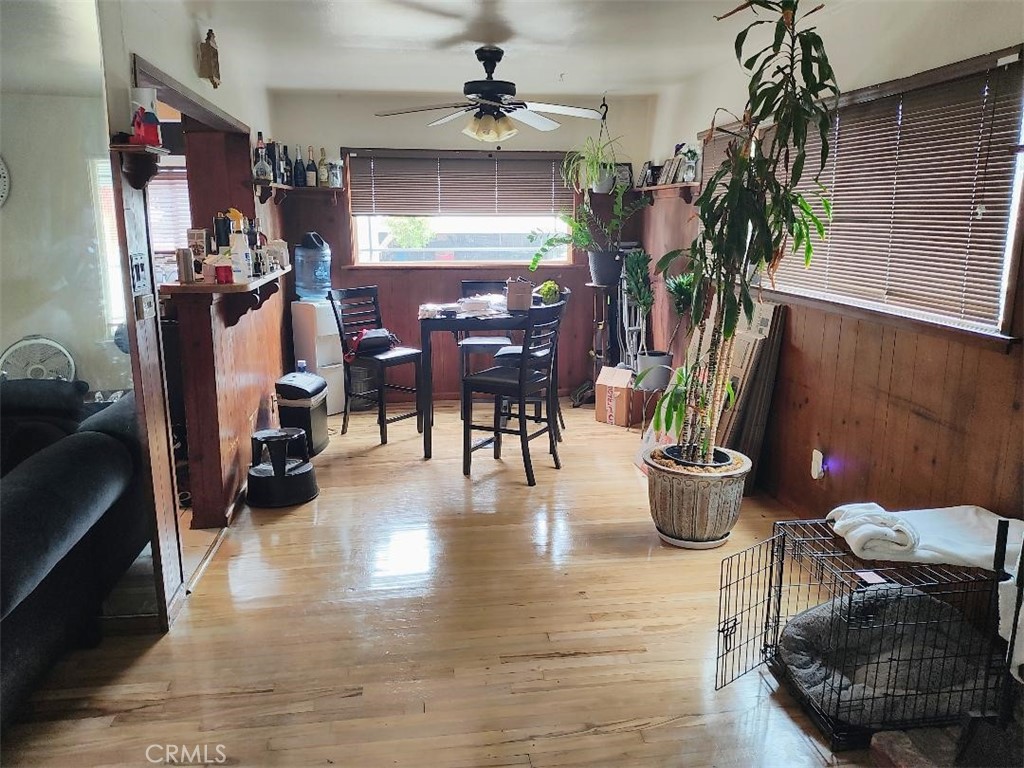 9206 S Van Ness Street Property Photo 3