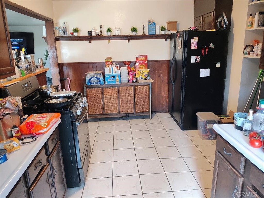 9206 S Van Ness Street Property Photo 7