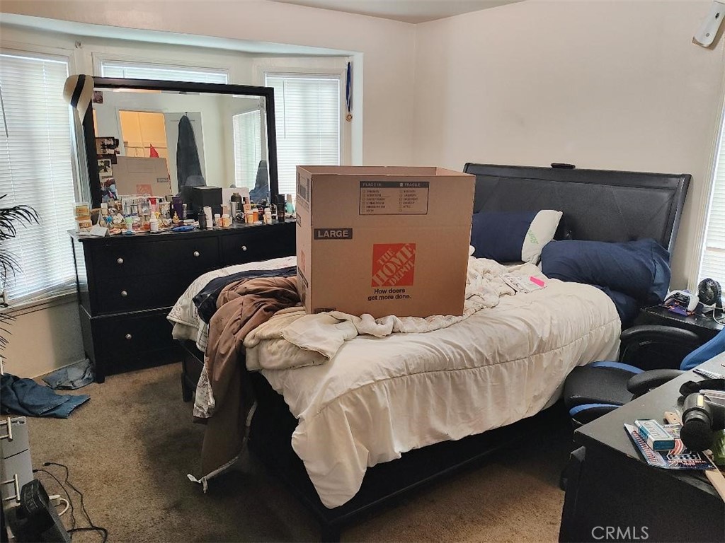 9206 S Van Ness Street Property Photo 8