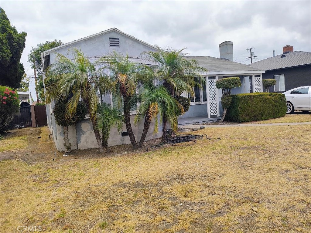 9206 S Van Ness Street Property Photo 14