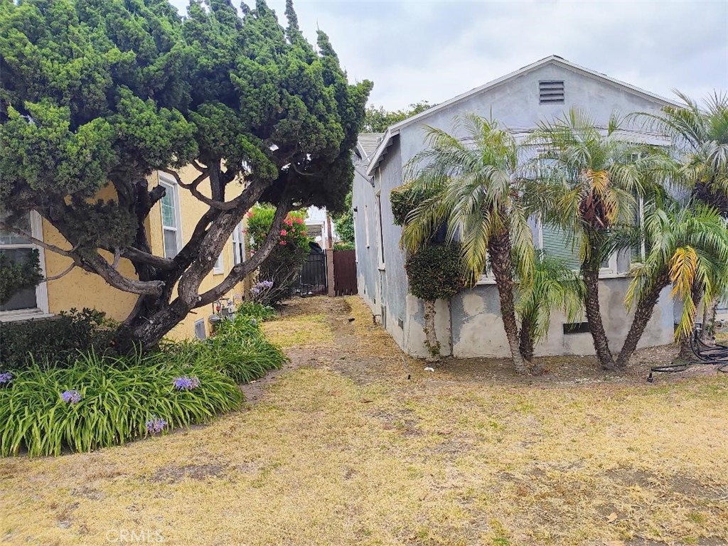 9206 S Van Ness Street Property Photo 15