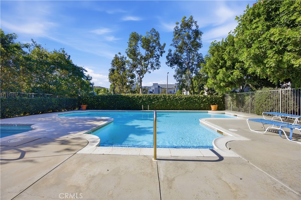 1500 E Spruce Street D Property Photo 2
