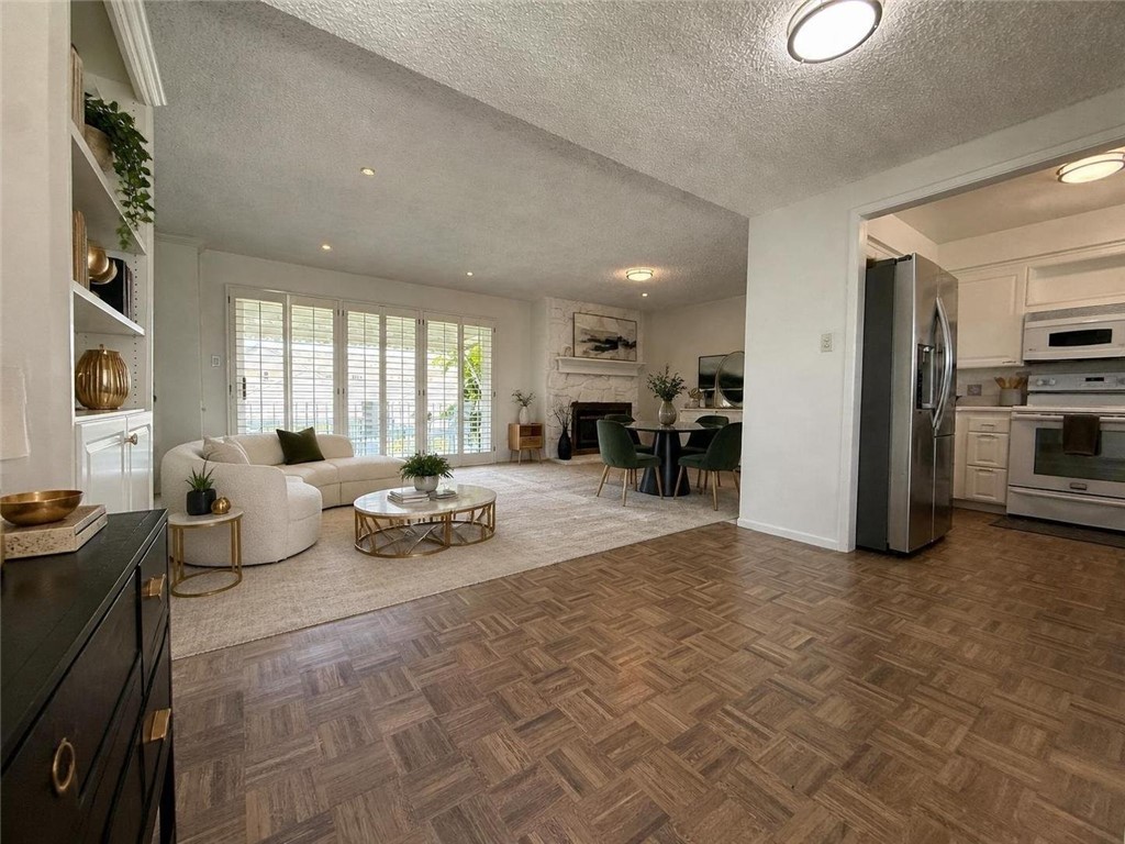 22853 Nadine B Property Photo 2