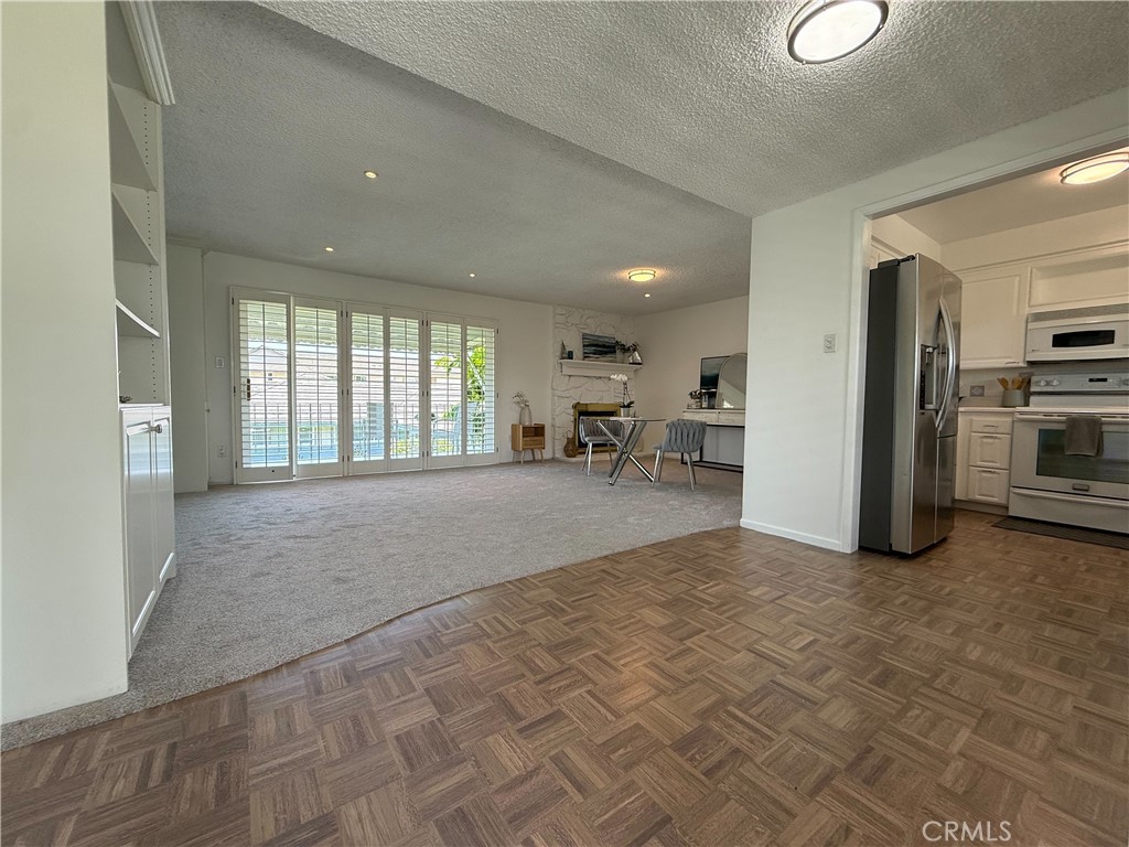 22853 Nadine B Property Photo 3