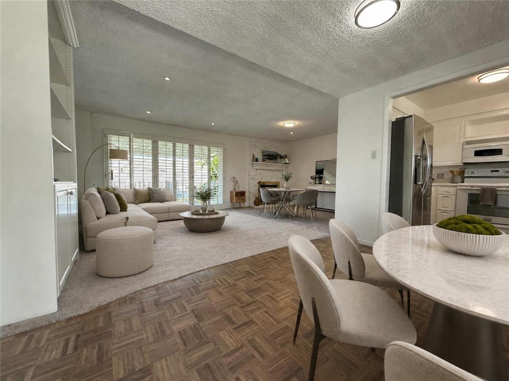 22853 Nadine B Property Photo 4