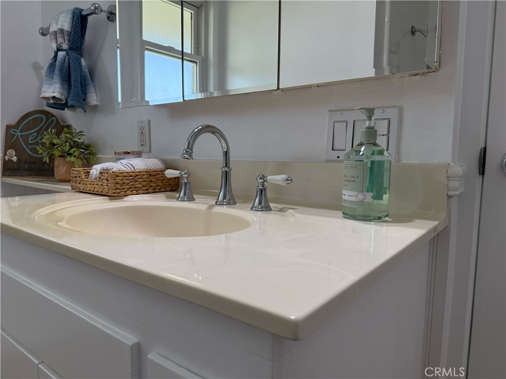 22853 Nadine B Property Photo 33