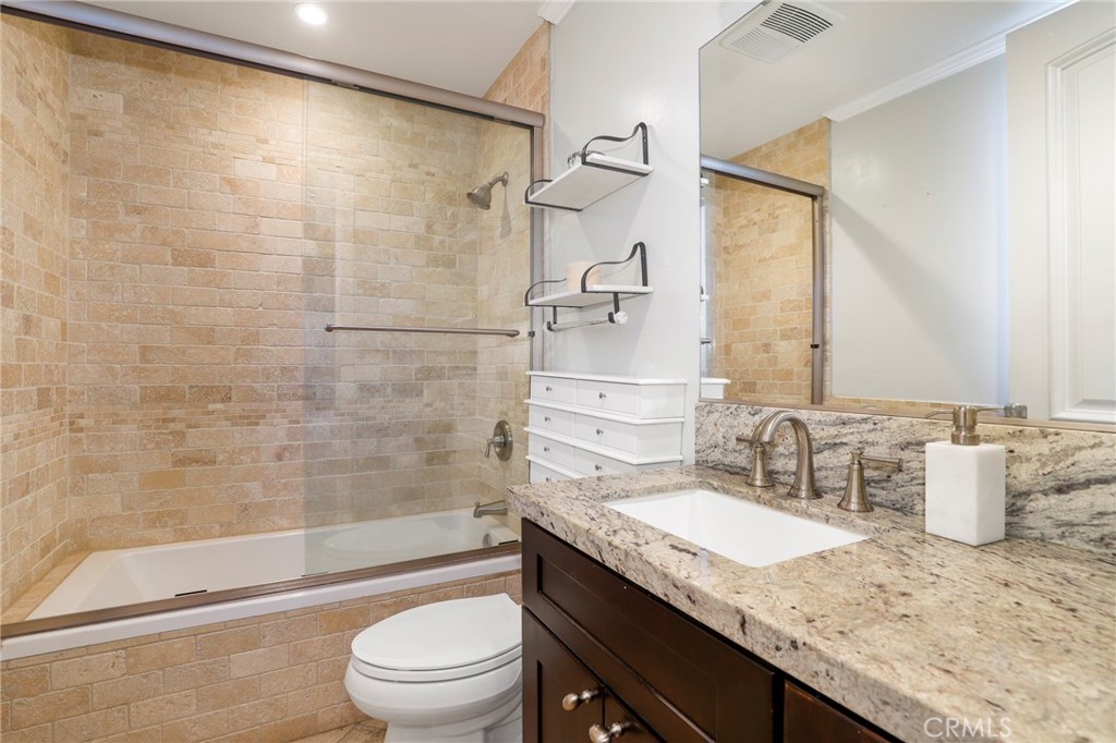 1644 S Bentley Avenue 401 Property Photo 20