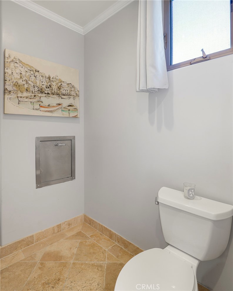 1644 S Bentley Avenue 401 Property Photo 26