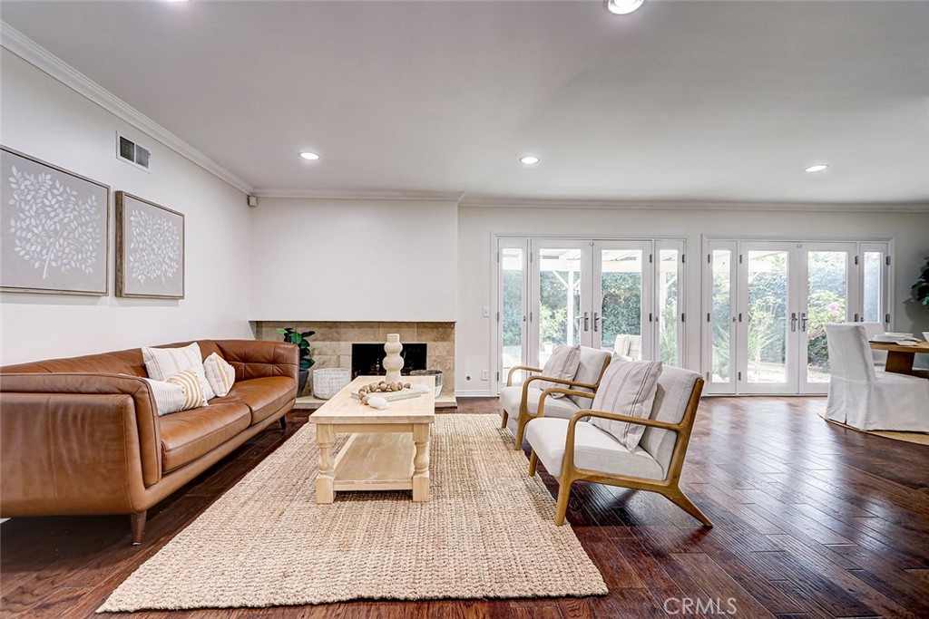5872 Karen Property Photo 4