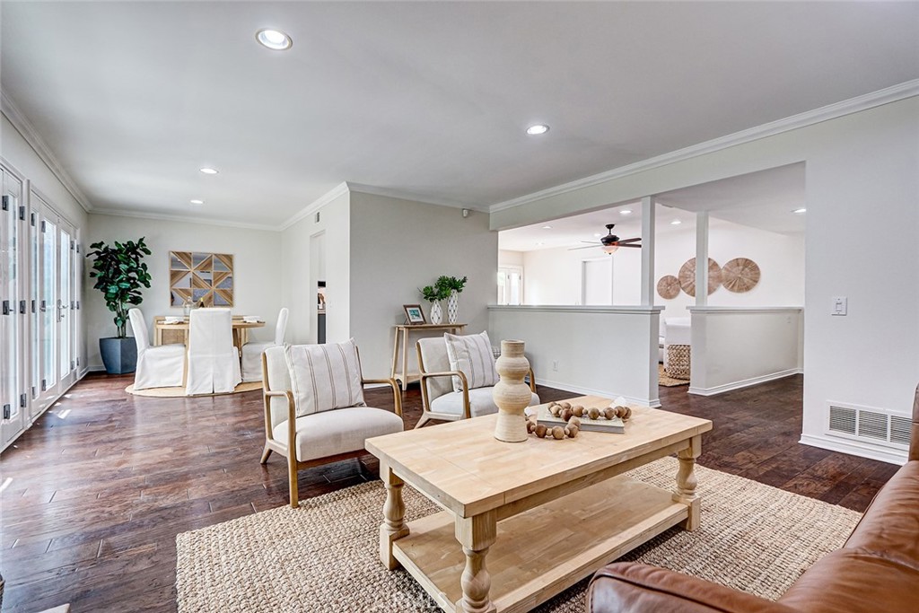 5872 Karen Property Photo 8