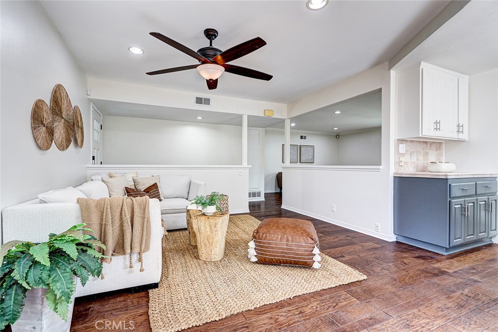 5872 Karen Property Photo 16