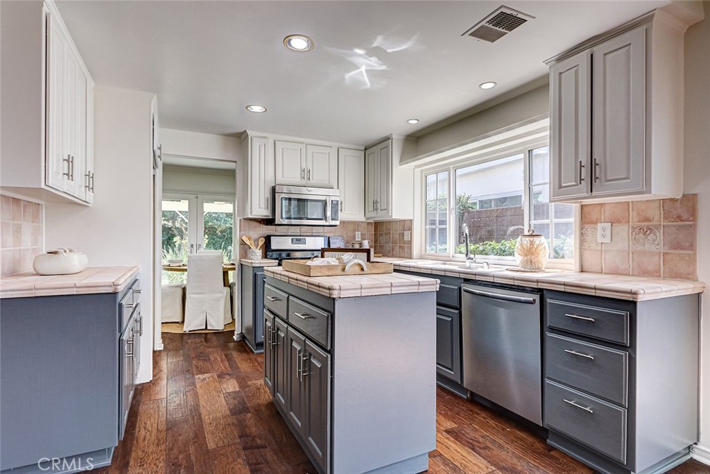 5872 Karen Property Photo 19
