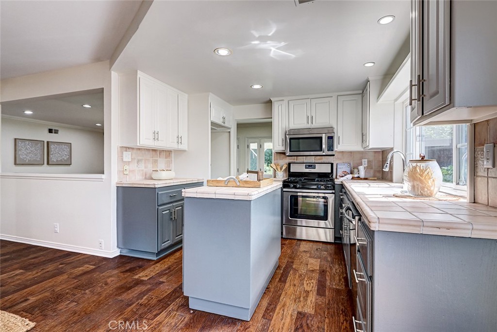 5872 Karen Property Photo 20