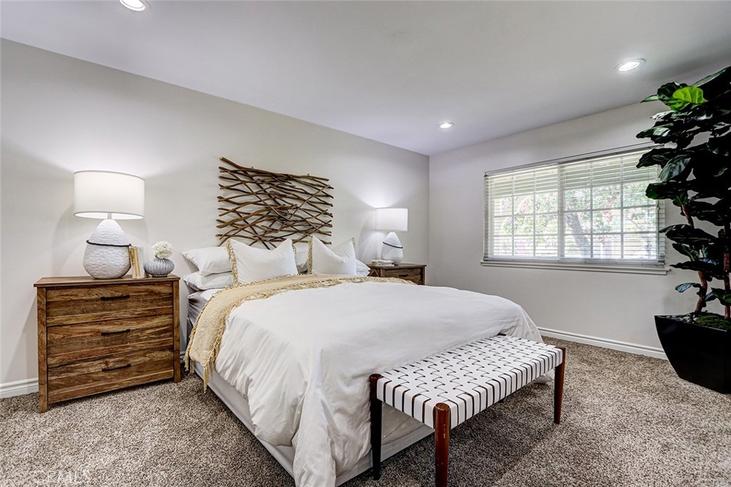 5872 Karen Property Photo 22