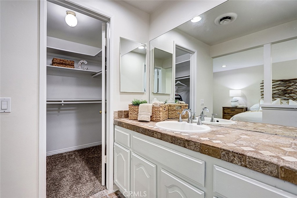 5872 Karen Property Photo 25