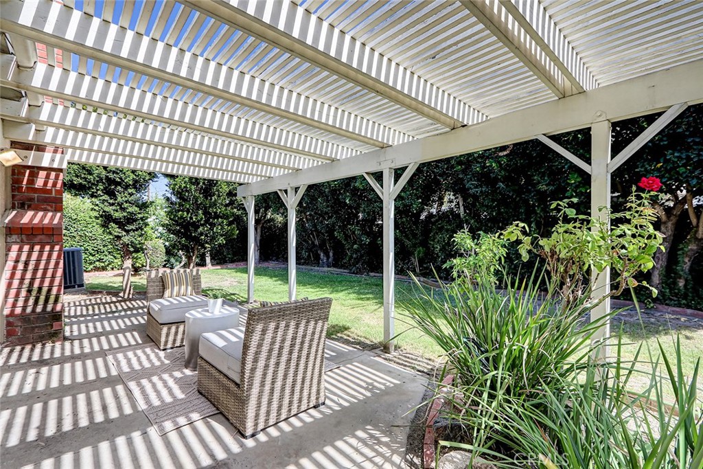 5872 Karen Property Photo 32