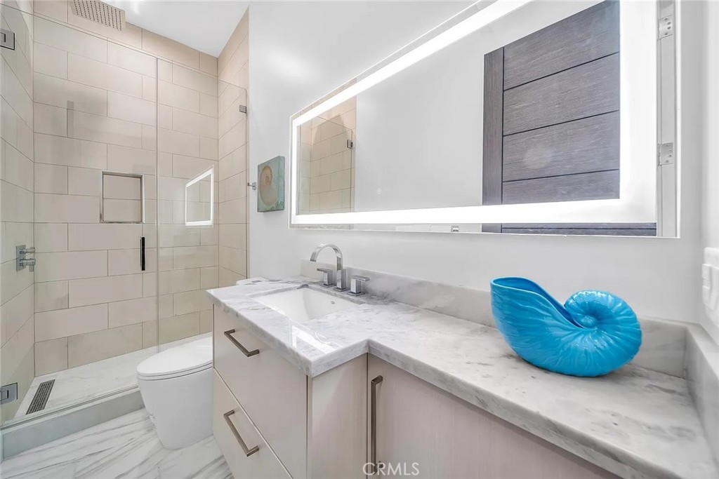 242 S Broadway Property Photo 19