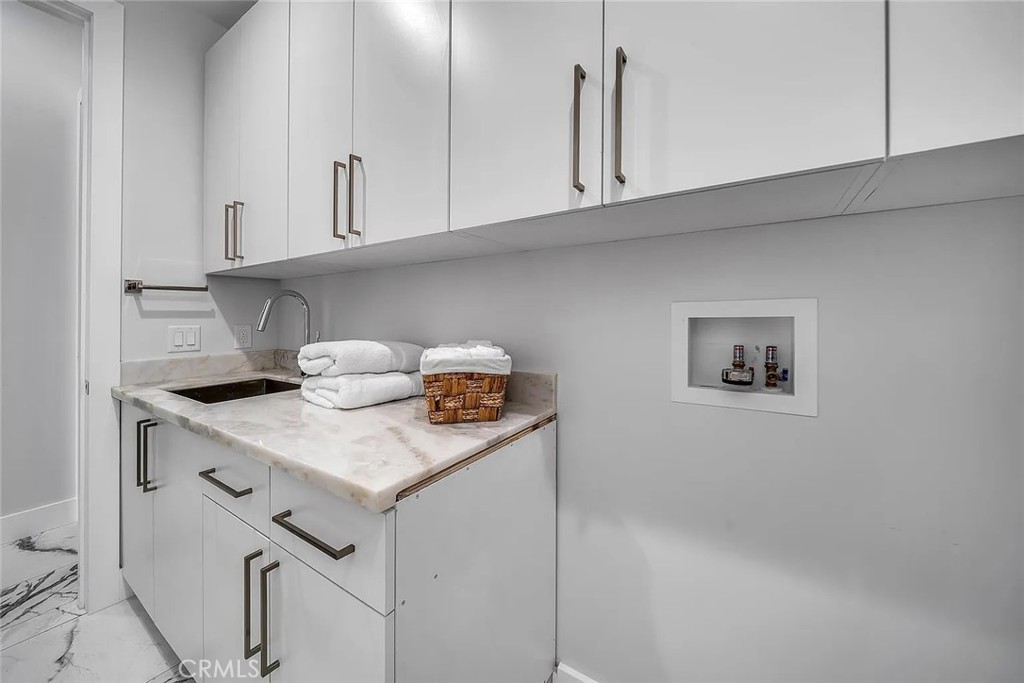 242 S Broadway Property Photo 20