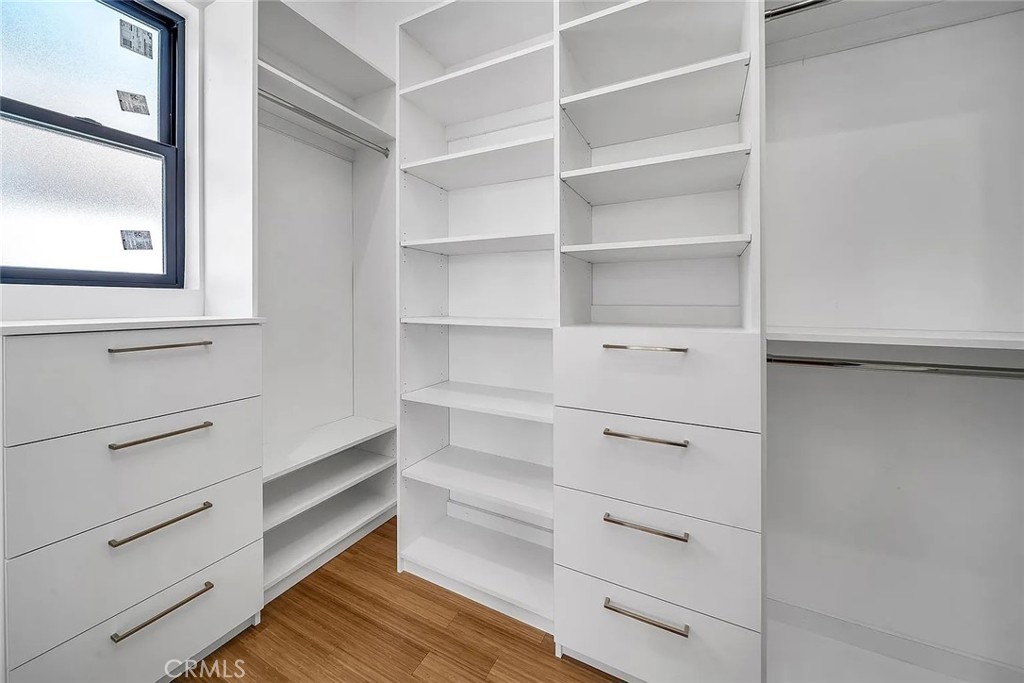 242 S Broadway Property Photo 26
