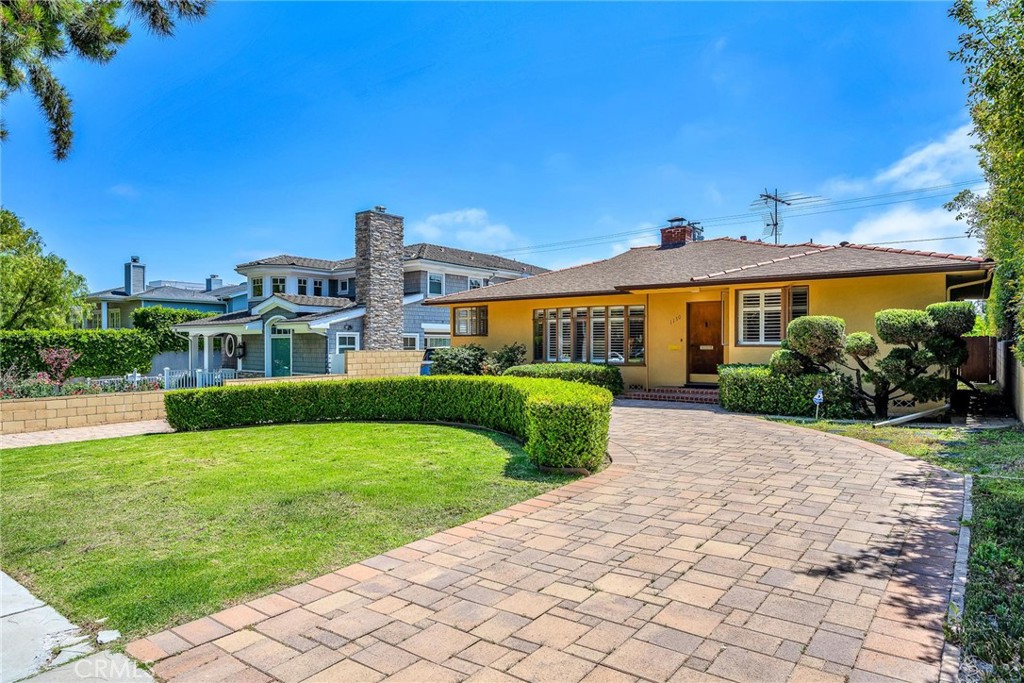 1130 Centinela Property Photo