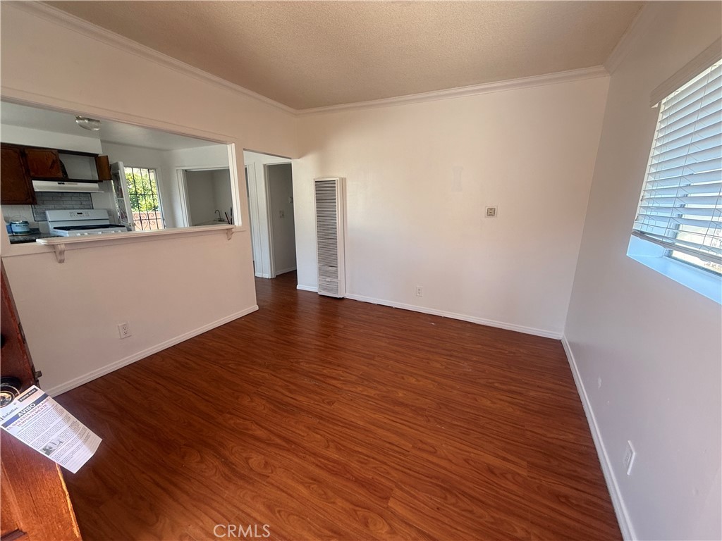 732 W 12th Property Photo 2