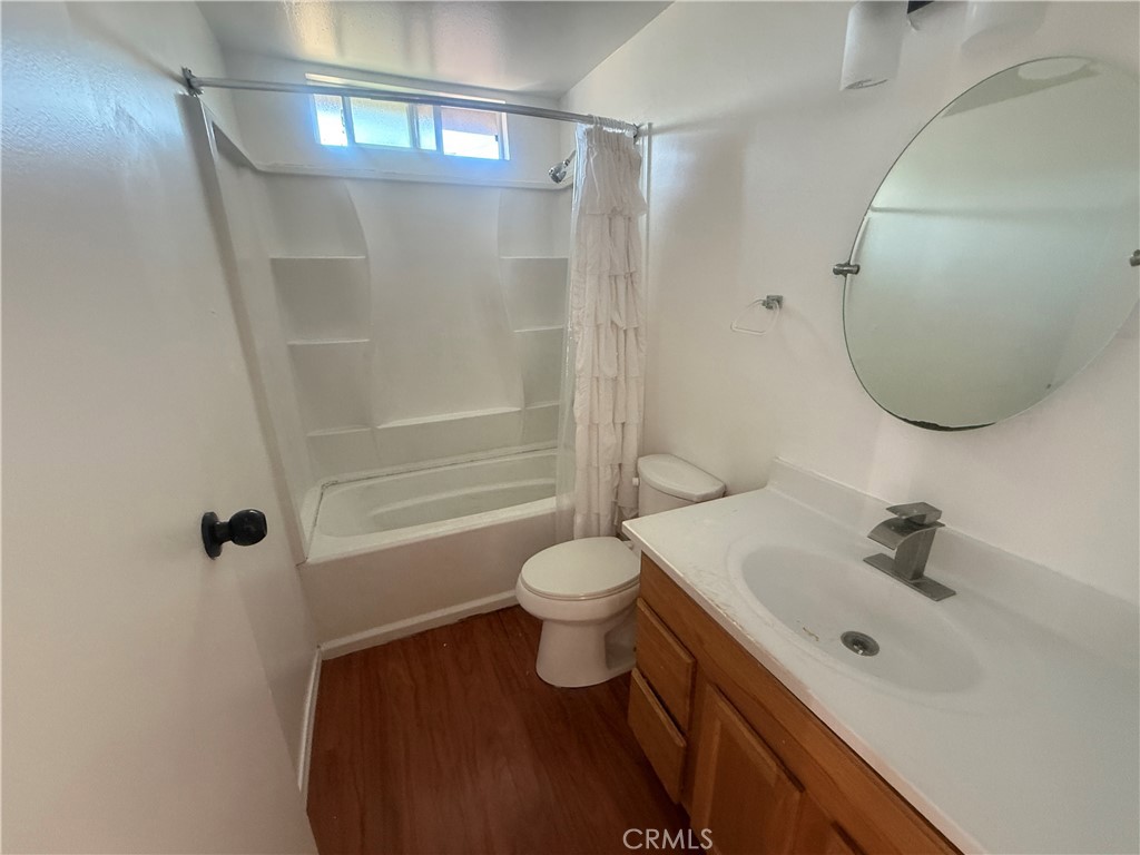 732 W 12th Property Photo 6