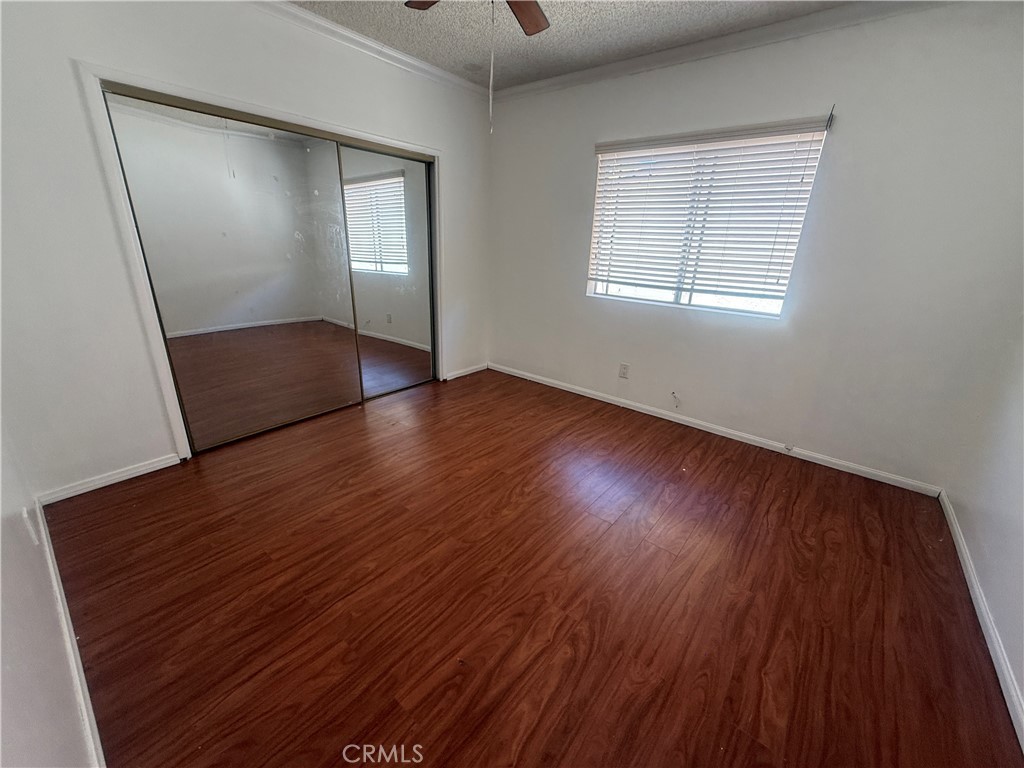 732 W 12th Property Photo 8