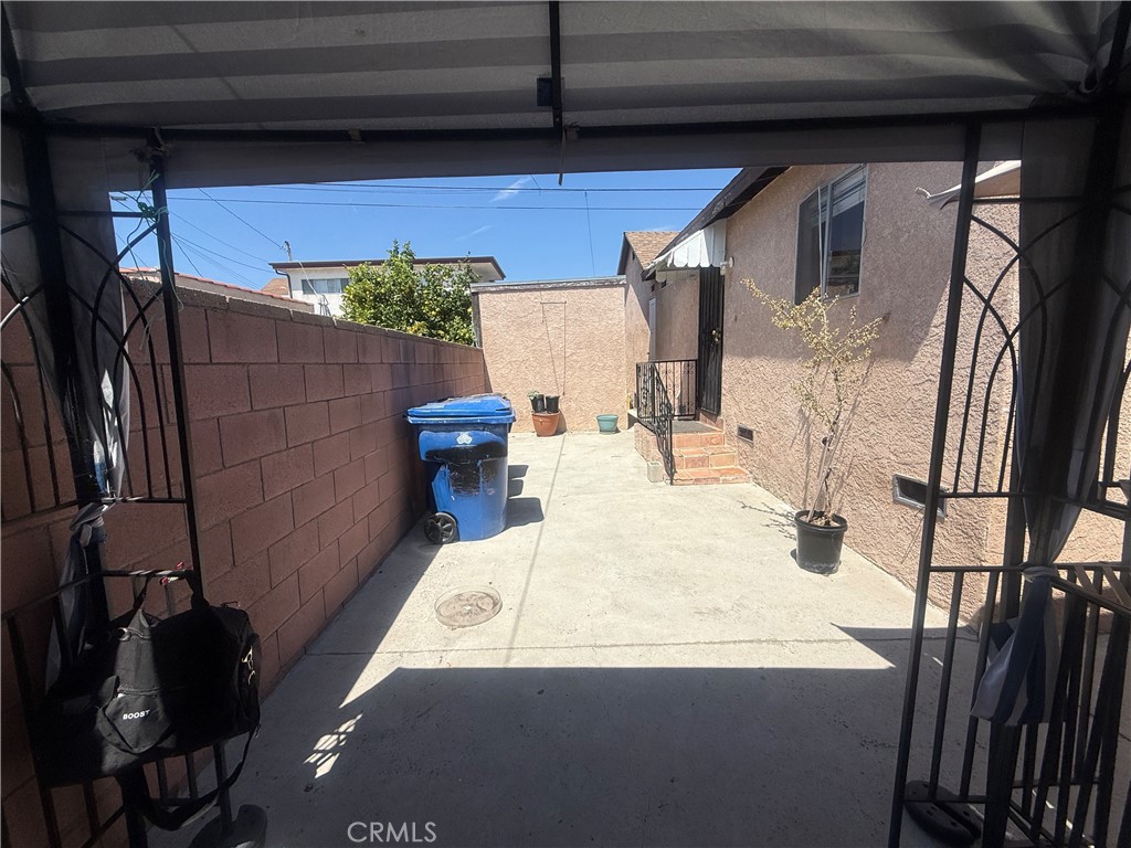 732 W 12th Property Photo 12