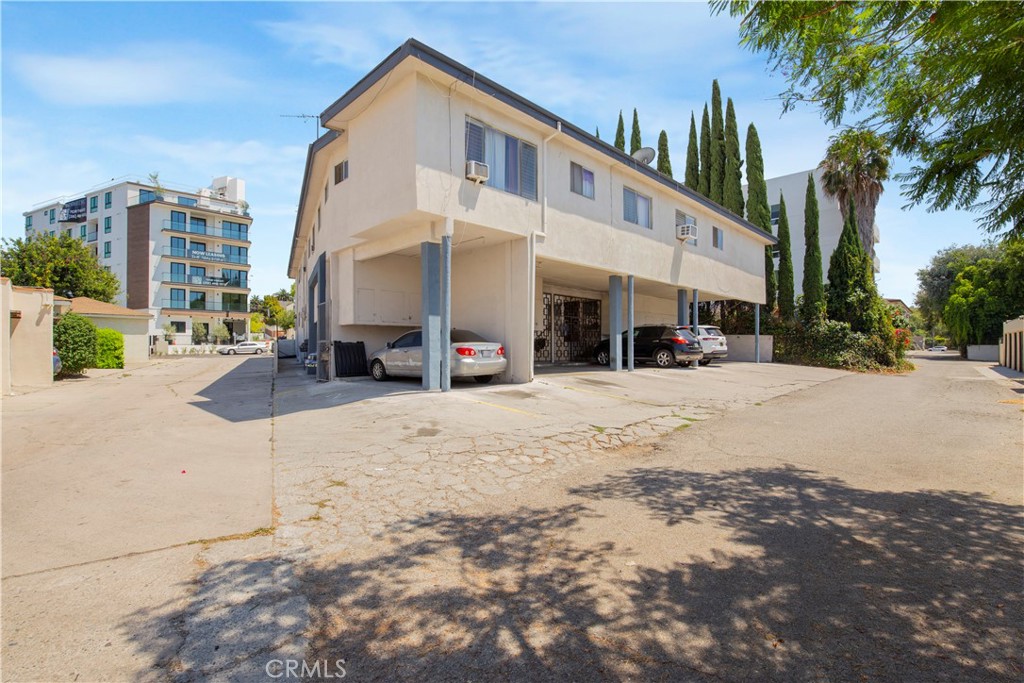 1117 S Spaulding Property Photo 8