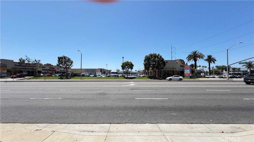 5027 W Rosecrans Property Photo 14
