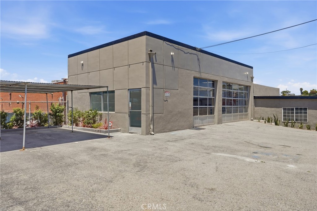713 E El Segundo Property Photo 1