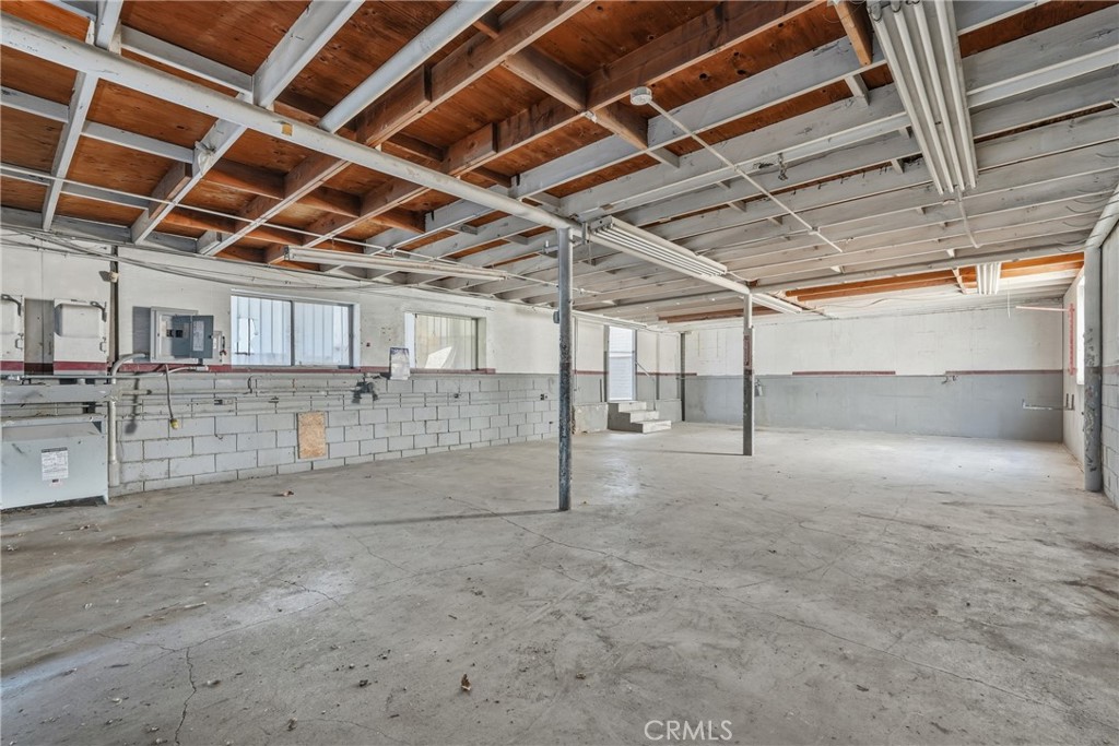 713 E El Segundo Property Photo 17