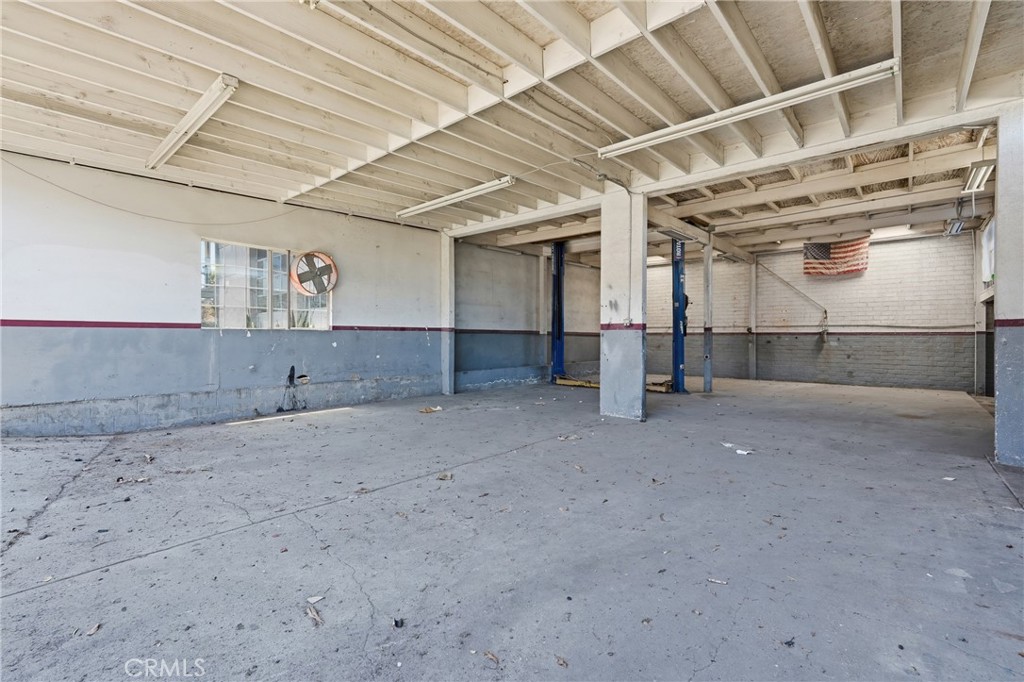 713 E El Segundo Property Photo 18