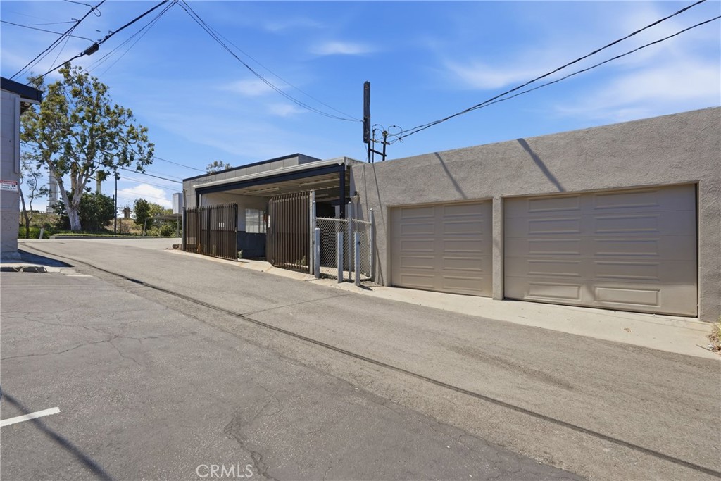 713 E El Segundo Property Photo 19