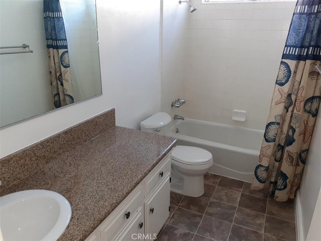 15414 Larch Property Photo 2