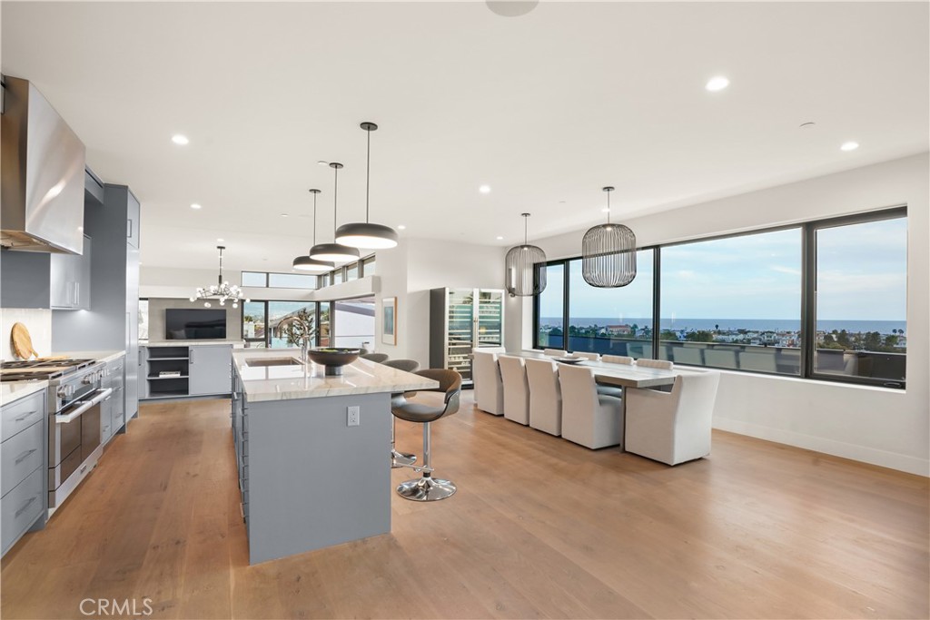 724 24th Place Property Photo 11