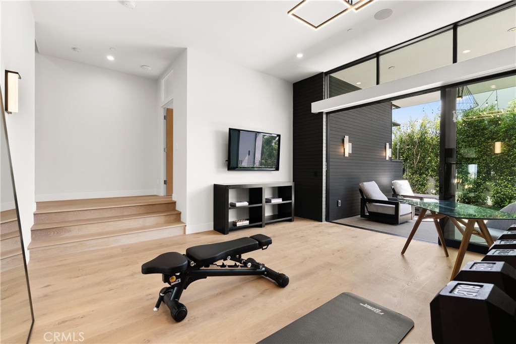 724 24th Place Property Photo 18