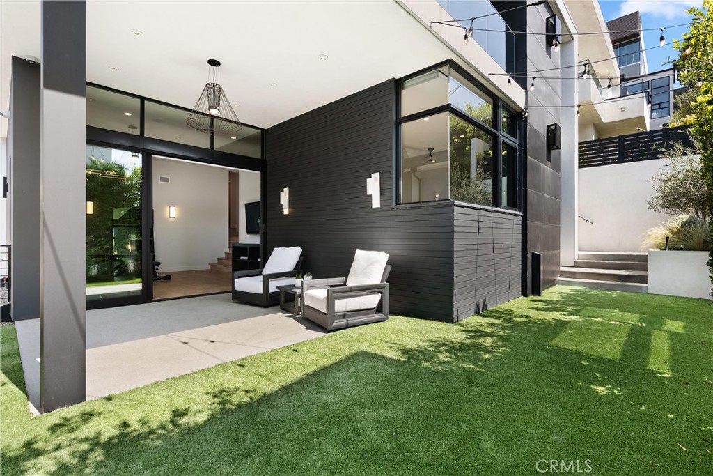 724 24th Place Property Photo 19