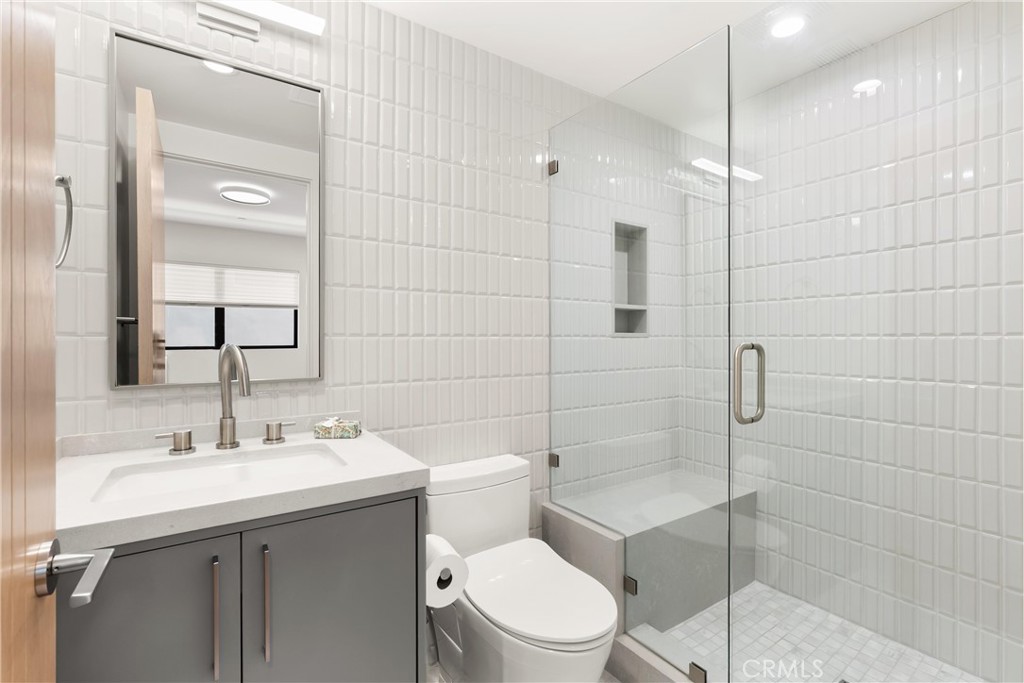 724 24th Place Property Photo 36