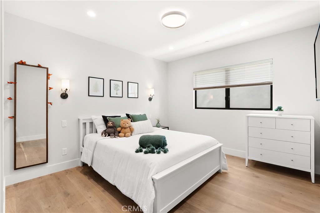 724 24th Place Property Photo 37