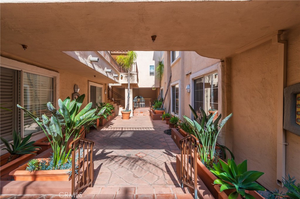 7100 La Tijera Boulevard D101 Property Photo 5