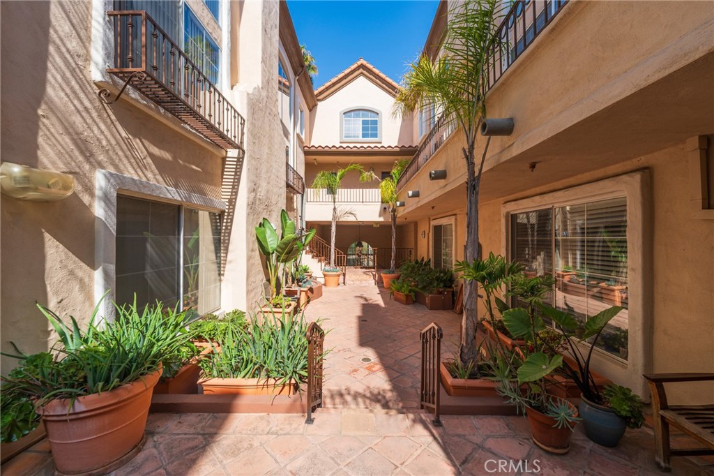 7100 La Tijera Boulevard D101 Property Photo 6