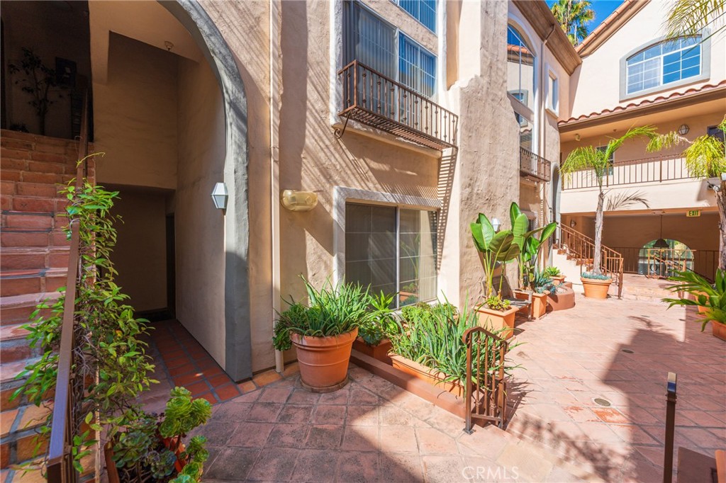7100 La Tijera Boulevard D101 Property Photo 8