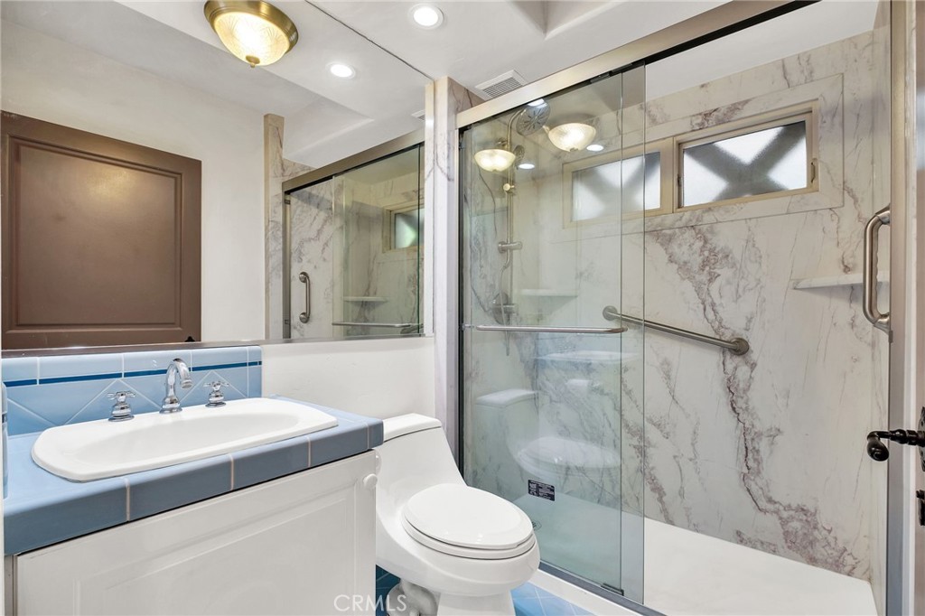 1345 Indiana Property Photo 8
