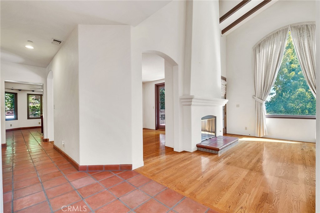 1345 Indiana Property Photo 20